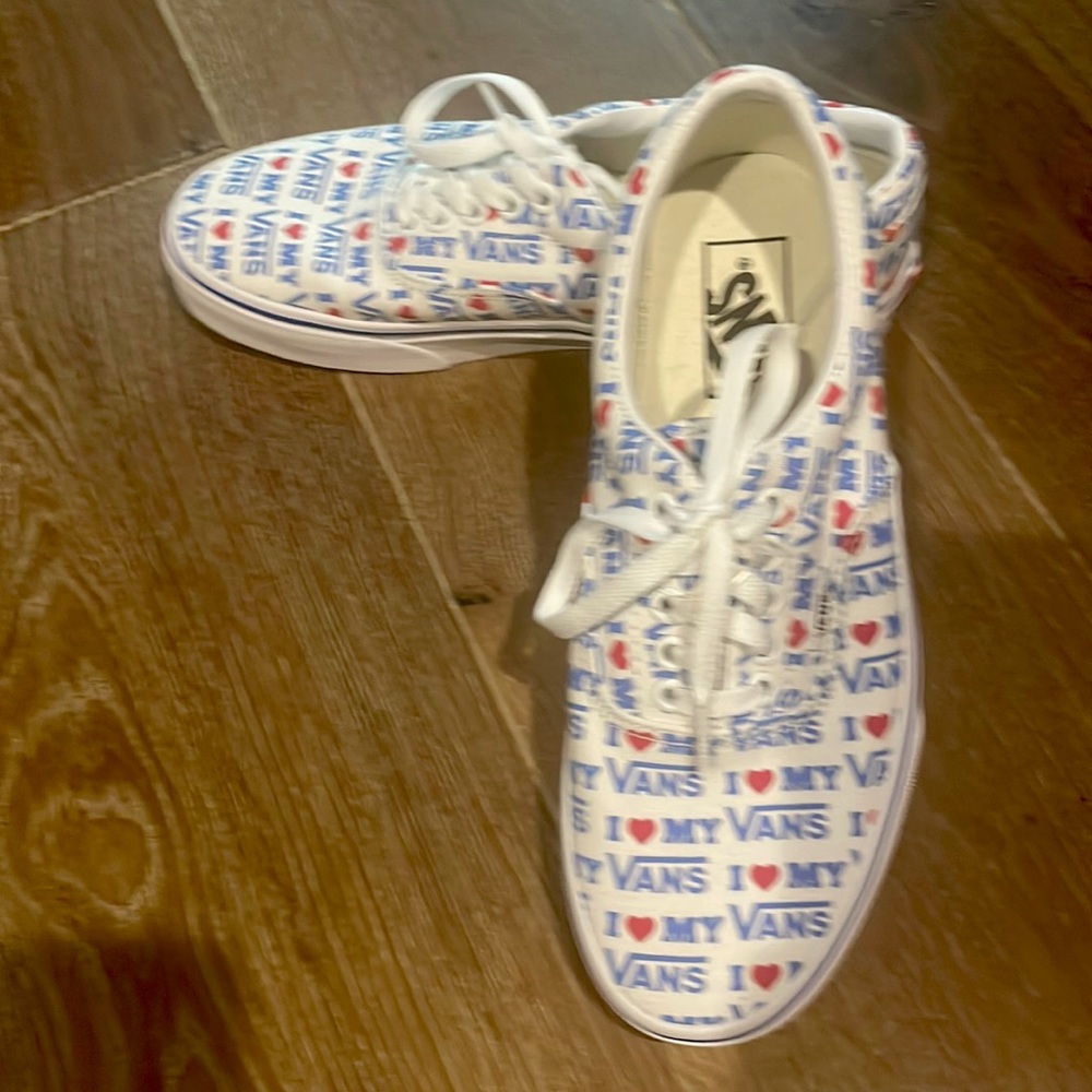 BRAND NEW Old School I ❤️ MY VANS Vans SIZE 8 Women 6.5 Men